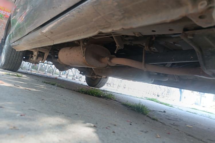 Used FORTHING Lingzhi 2013 V3 1.5L 7-Seater Standard Model II Chassis Front Right
