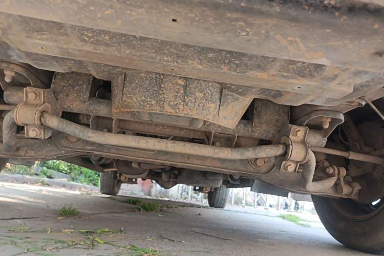Used FORTHING Lingzhi 2013 V3 1.5L 7-Seater Standard Model II Chassis Front