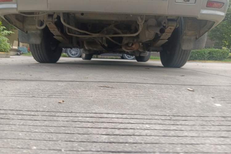 Used FORTHING Lingzhi 2013 V3 1.5L 7-Seater Standard Model II Chassis Rear