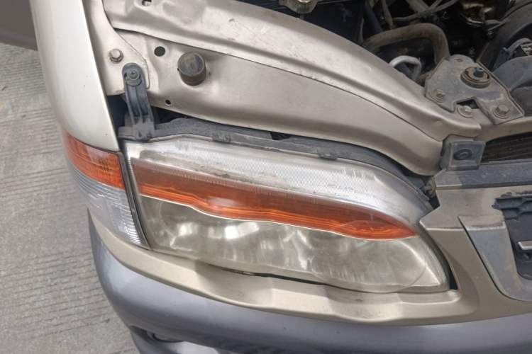 Used FORTHING Lingzhi 2013 V3 1.5L 7-Seater Standard Model II Engine Bay Right