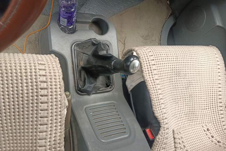Used FORTHING Lingzhi 2013 V3 1.5L 7-Seater Standard Model II Gear Lever
