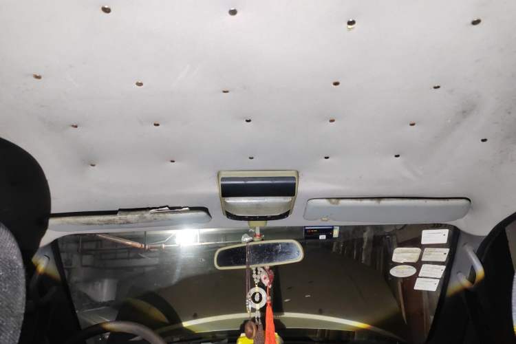 Used FORTHING Lingzhi 2013 M5 Q7 2.0L 7-Seater Long-Wheelbase Comfort Model Headliner
