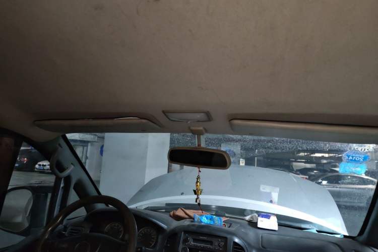Used FORTHING Lingzhi 2013 M3 1.6L 7-Seater Comfort Model Headliner