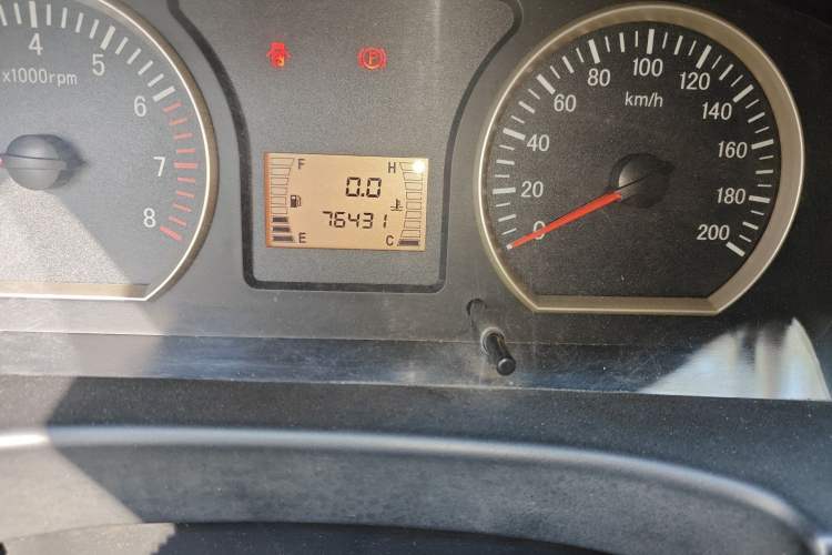 Used FORTHING Lingzhi 2013 M3 1.6L 7-Seater Comfort Model Odometer Close Up