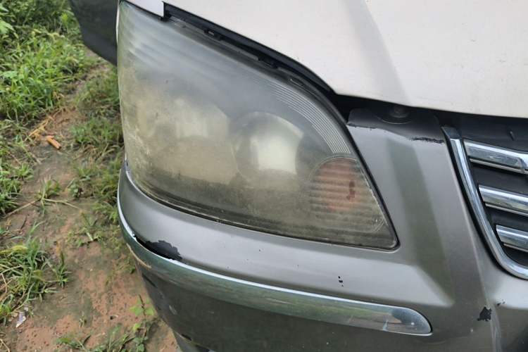 Used FORTHING Lingzhi 2013 M3 1.6L 7-Seater Comfort Model Right Front Headlight