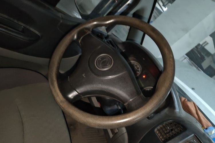 Used FORTHING Lingzhi 2013 M3 1.6L 7-Seater Comfort Model Steering Wheel