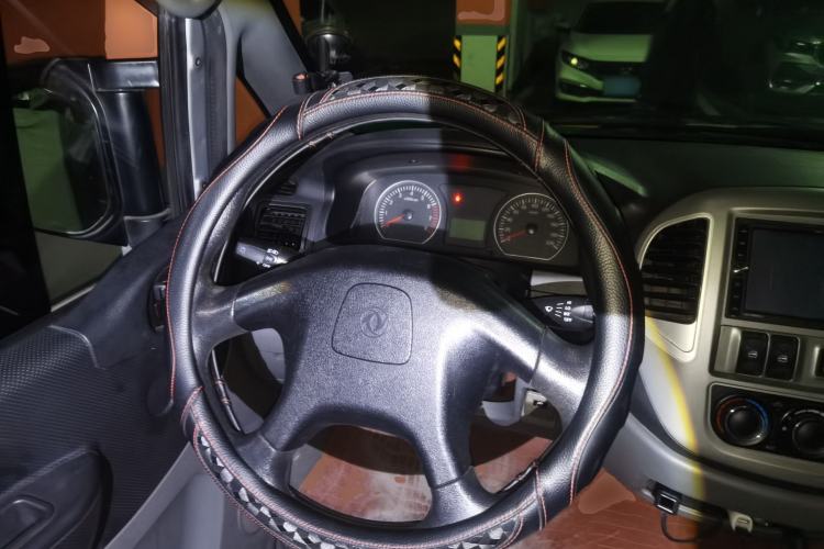 Used FORTHING Lingzhi 2013 M3 1.6L 7-Seater Comfort Model Steering Wheel