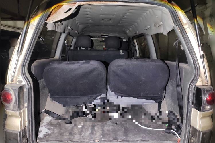 Used FORTHING Lingzhi 2013 M5 Q7 2.0L 7-Seater Long-Wheelbase Comfort Model Trunk