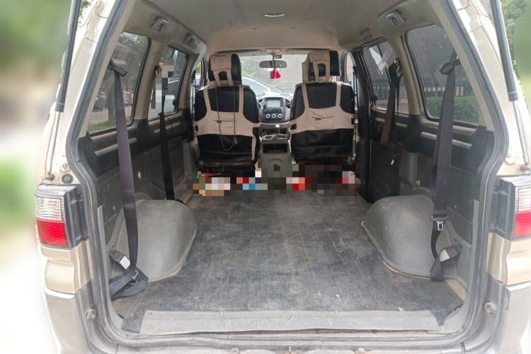 Used FORTHING Lingzhi 2013 V3 1.5L 7-Seater Standard Model II Trunk