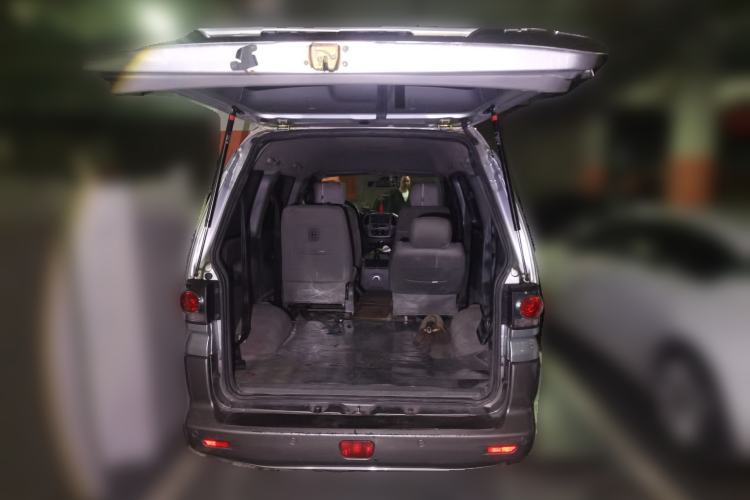 Used FORTHING Lingzhi 2013 M3 1.6L 7-Seater Comfort Model Trunk