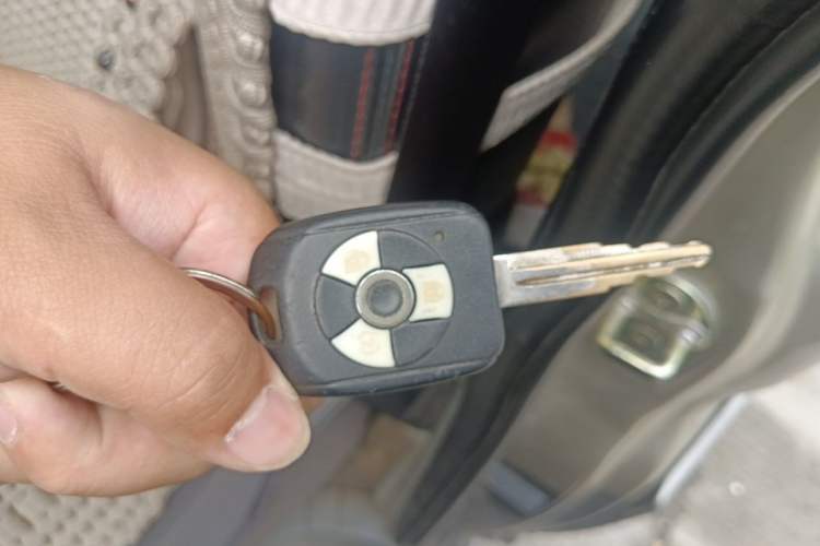 Used FORTHING Lingzhi 2013 V3 1.5L 7-Seater Standard Model II Vehicle Key