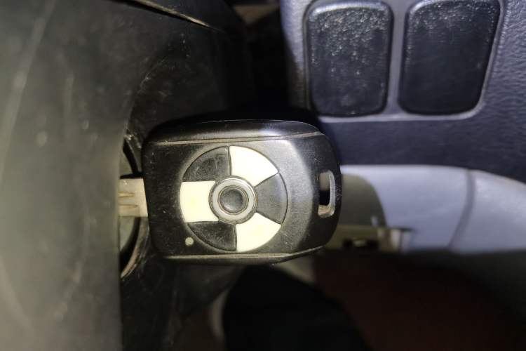 Used FORTHING Lingzhi 2013 M3 1.6L 7-Seater Comfort Model Vehicle Key