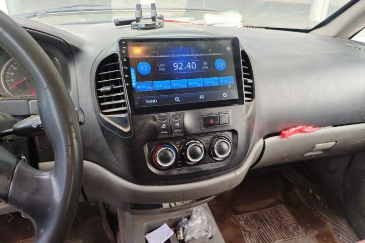 Used FORTHING Lingzhi 2013 V3 1.5L 7-Seater Standard Model II Audio And AC Panel