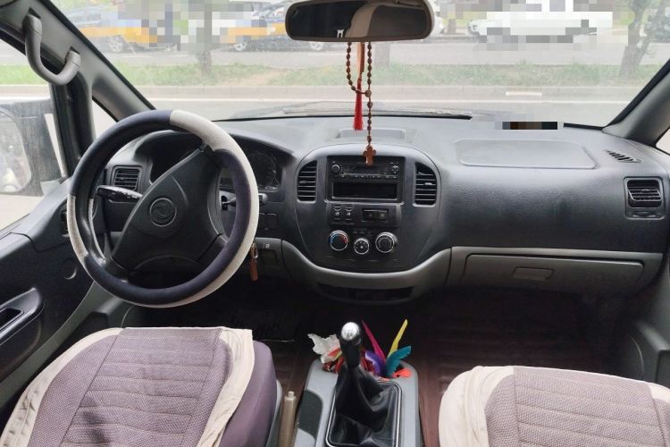 Used FORTHING Lingzhi 2013 M3 1.6L 7-seat Standard Model Center Console