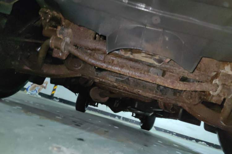 Used FORTHING Lingzhi 2013 V3 1.5L 7-Seater Standard Model II Chassis Front