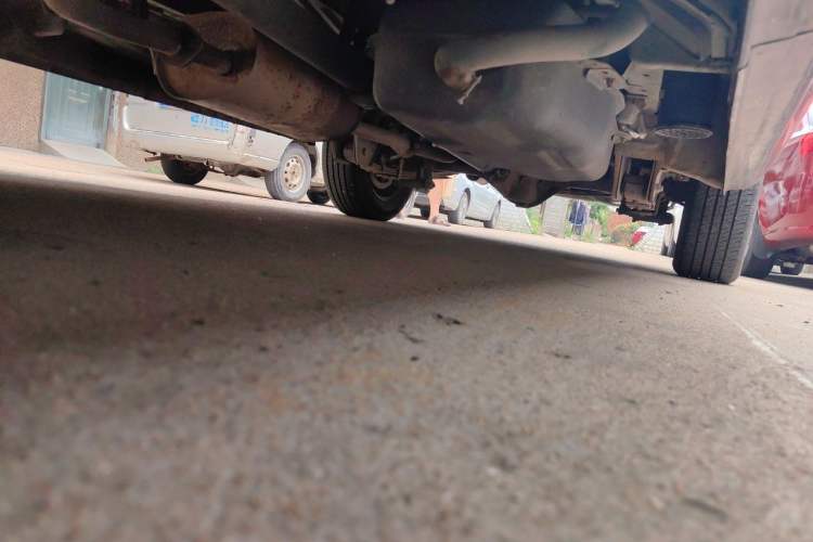Used FORTHING Lingzhi 2013 V3 1.5L 7-Seater Standard Model II Chassis Front Left