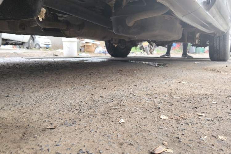 Used FORTHING Lingzhi 2013 V3 1.5L 7-Seater Standard Model II Chassis Front Left