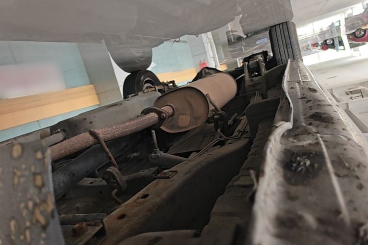 Used FORTHING Lingzhi 2013 V3 1.5L 7-Seater Standard Model II Chassis Front Right