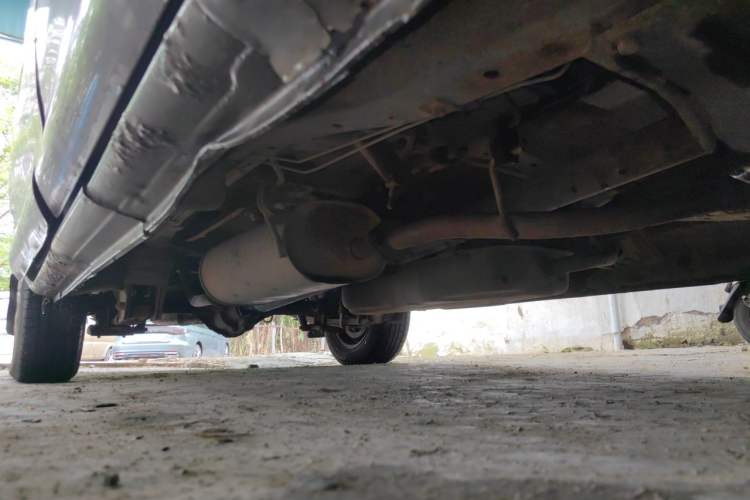 Used FORTHING Lingzhi 2013 V3 1.5L 7-Seater Luxury Model Chassis Front Right
