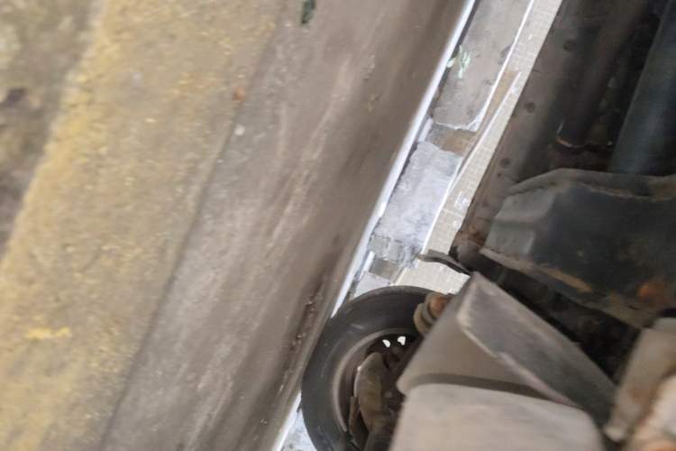 Used FORTHING Lingzhi 2013 V3 1.5L 7-Seater Comfort Model Chassis Front Right