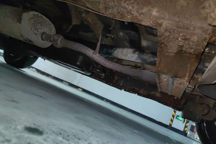 Used FORTHING Lingzhi 2013 V3 1.5L 7-Seater Standard Model II Chassis Front Right