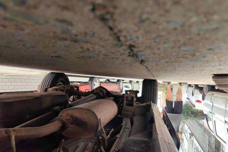 Used FORTHING Lingzhi 2013 V3 1.5L 7-Seater Standard Model II Chassis Front Right