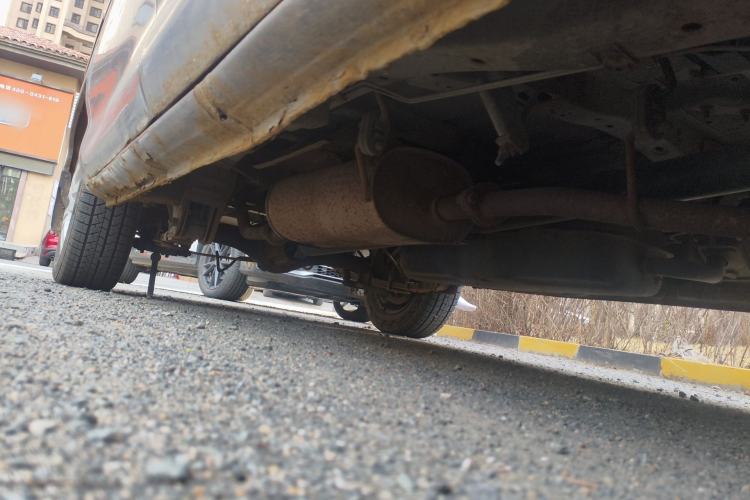 Used FORTHING Lingzhi 2013 V3 1.5L 7-Seater Standard Model II Chassis Front Right