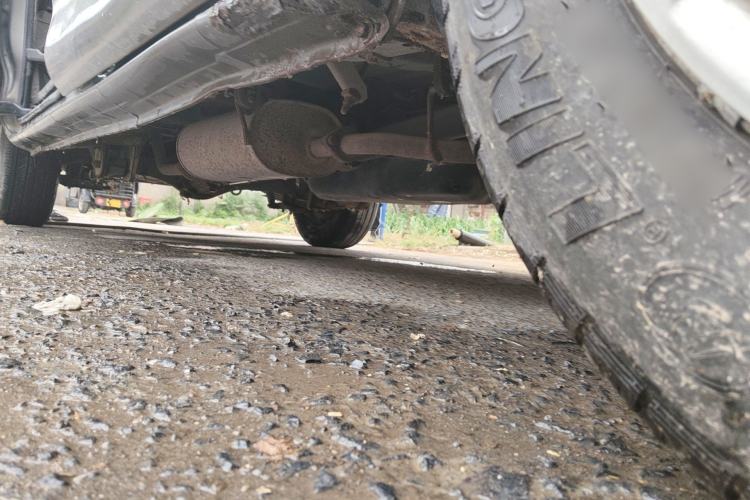 Used FORTHING Lingzhi 2013 V3 1.5L 7-Seater Standard Model II Chassis Front Right