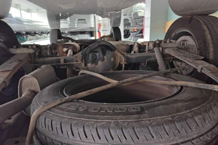 Used FORTHING Lingzhi 2013 V3 1.5L 7-Seater Standard Model II Chassis Rear