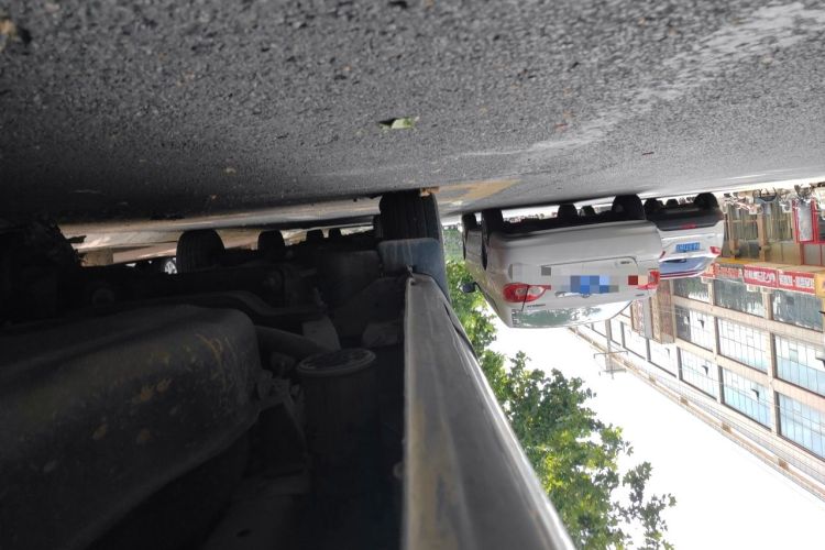 Used FORTHING Lingzhi 2013 V3 1.5L 5-Seat Standard Model I Chassis Rear