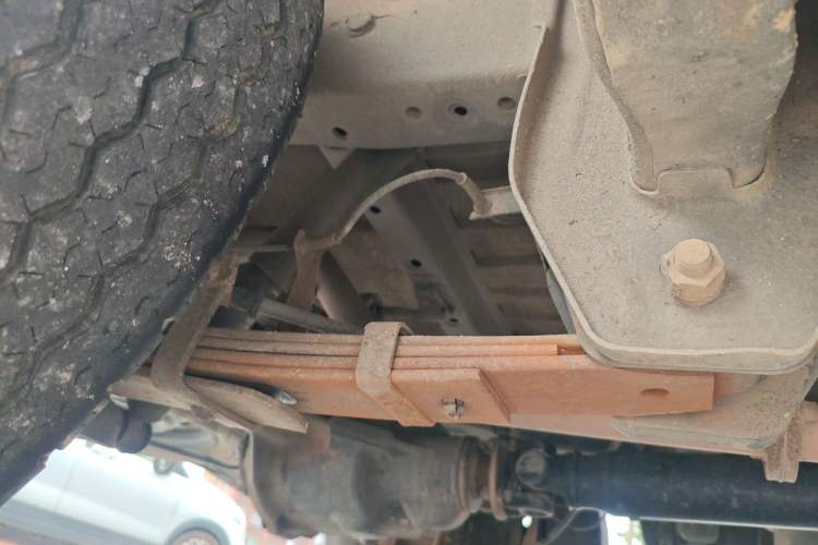Used FORTHING Lingzhi 2013 V3 1.5L 7-Seater Standard Model II Chassis Rear