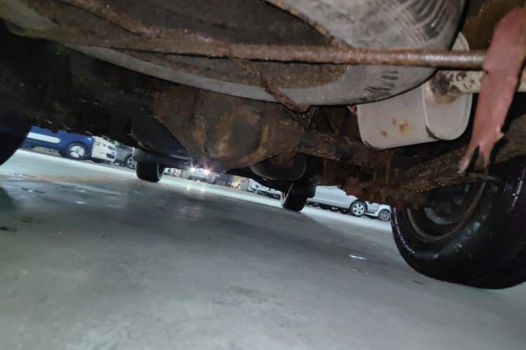 Used FORTHING Lingzhi 2013 V3 1.5L 7-Seater Standard Model II Chassis Rear