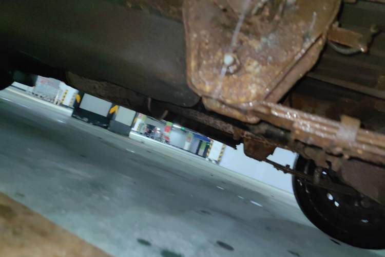 Used FORTHING Lingzhi 2013 V3 1.5L 7-Seater Standard Model II Chassis Rear Left