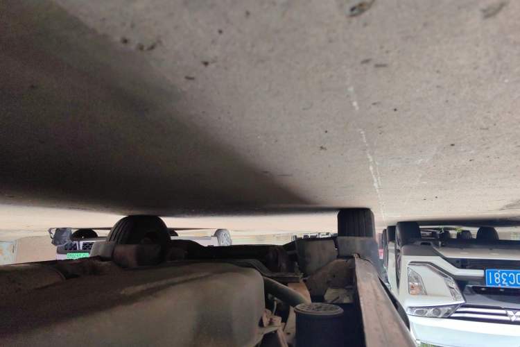 Used FORTHING Lingzhi 2013 V3 1.5L 7-Seater Standard Model II Chassis Rear Left