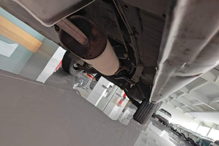 Used FORTHING Lingzhi 2013 V3 1.5L 7-Seater Standard Model II Chassis Rear Right