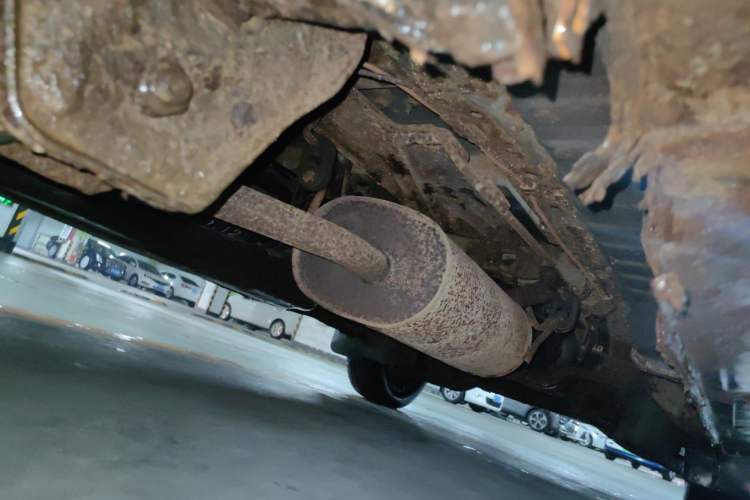 Used FORTHING Lingzhi 2013 V3 1.5L 7-Seater Standard Model II Chassis Rear Right