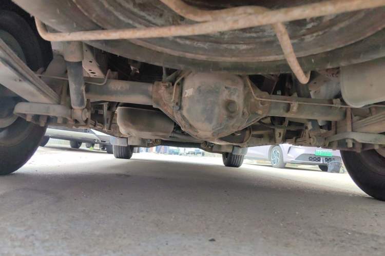 Used FORTHING Lingzhi 2013 V3 1.5L 7-Seater Standard Model II Chassis Rear