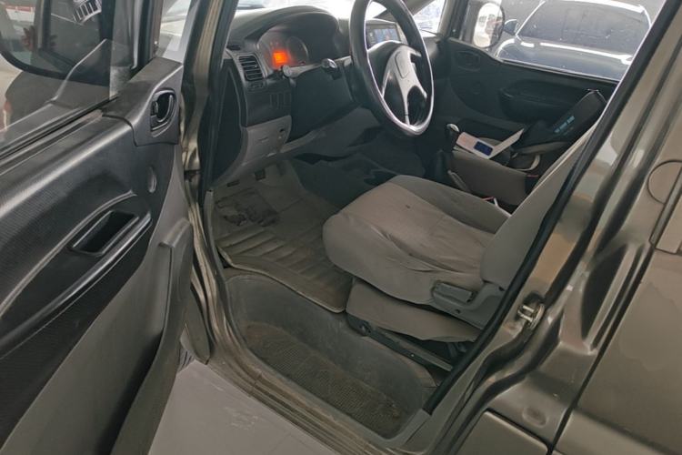 Used FORTHING Lingzhi 2013 V3 1.5L 7-Seater Standard Model II Driver Seat