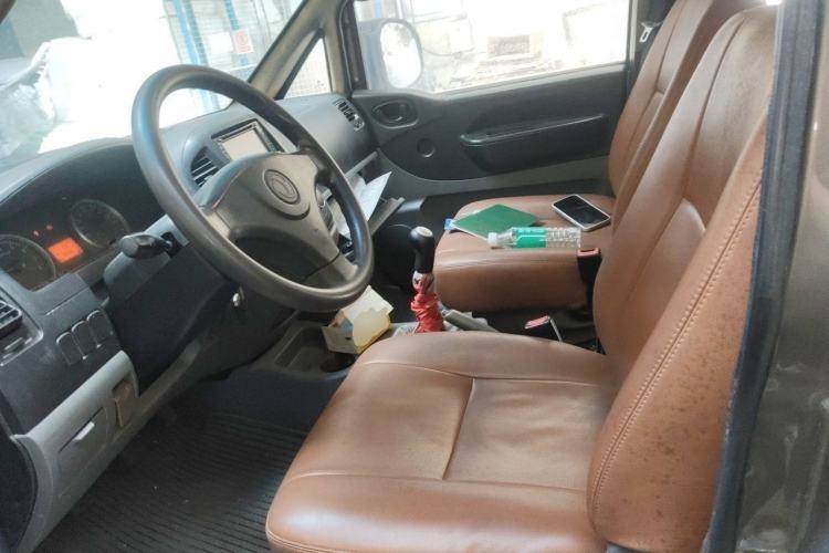 Used FORTHING Lingzhi 2013 V3 1.5L 7-Seater Comfort Model Driver Seat