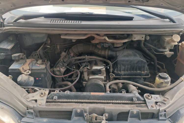 Used FORTHING Lingzhi 2013 V3 1.5L 7-Seater Standard Model II Engine Bay