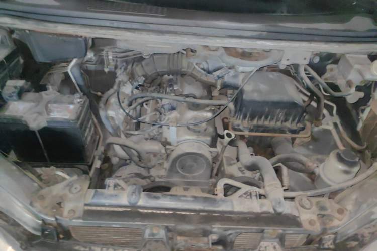 Used FORTHING Lingzhi 2013 V3 1.5L 7-Seater Standard Model II Engine Bay