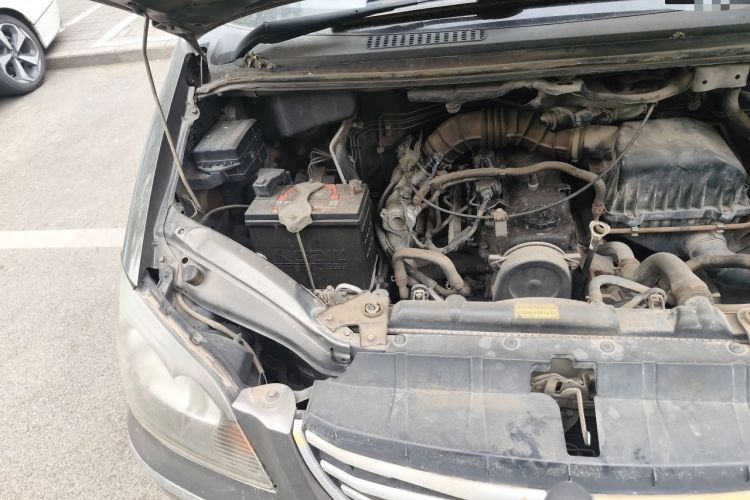 Used FORTHING Lingzhi 2013 M3 1.6L 7-seat Standard Model Engine Bay Right