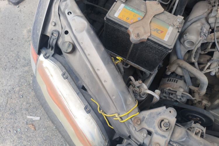 Used FORTHING Lingzhi 2013 V3 1.5L 7-Seater Standard Model II Engine Bay Right