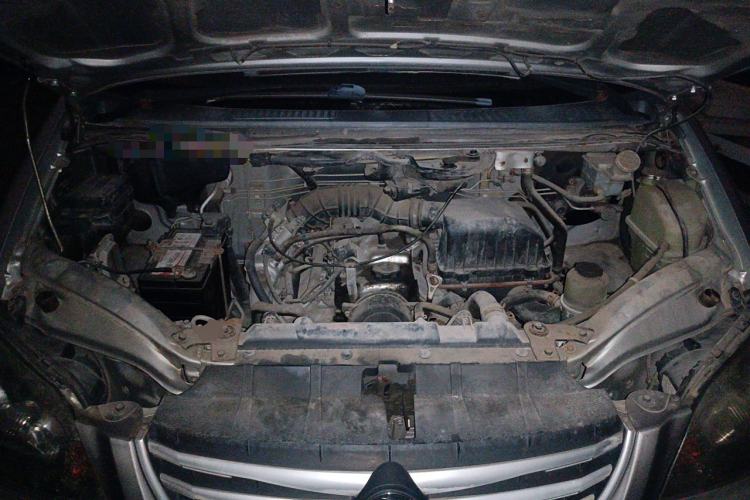 Used FORTHING Lingzhi 2013 M3 1.6L 7-Seater Comfort Model Engine Bay