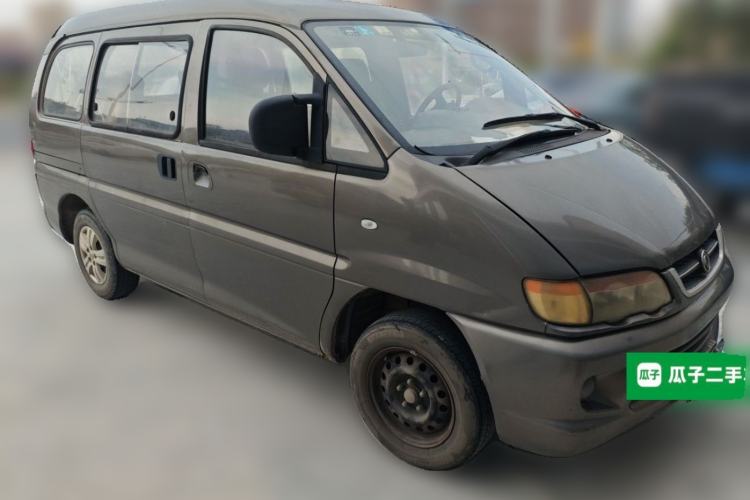 Used FORTHING Lingzhi 2013 V3 1.5L 7-Seater Standard Model II Front Right 45 Deg