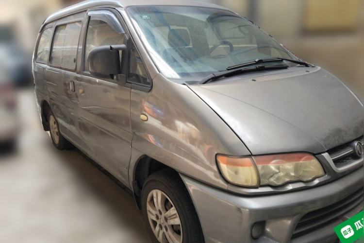 Used FORTHING Lingzhi 2013 V3 1.5L 7-Seater Comfort Model Front Right 45 Deg