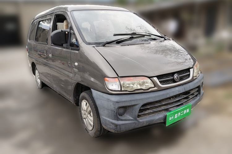 Used FORTHING Lingzhi 2013 V3 1.5L 7-Seater Standard Model II Front Right 45 Deg