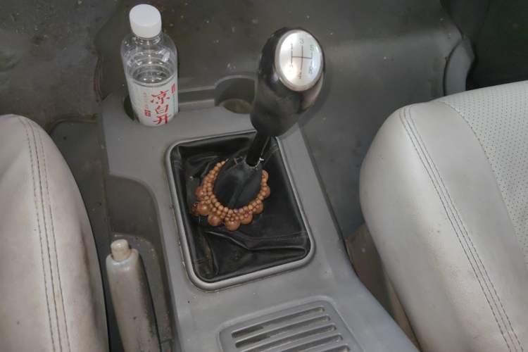Used FORTHING Lingzhi 2013 V3 1.5L 7-Seater Luxury Model Gear Lever