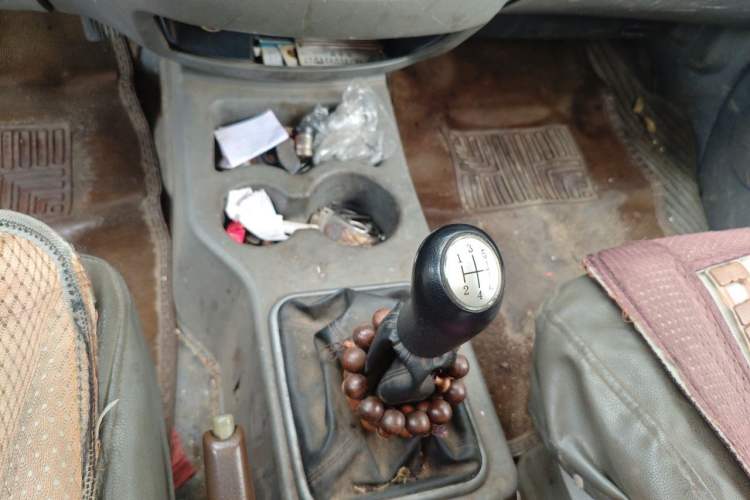 Used FORTHING Lingzhi 2013 V3 1.5L 7-Seater Standard Model II Gear Lever
