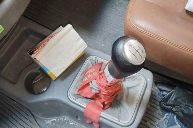 Used FORTHING Lingzhi 2013 V3 1.5L 7-Seater Comfort Model Gear Lever
